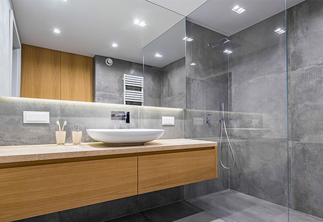 Image of glass shower screen & mirros in bathroom